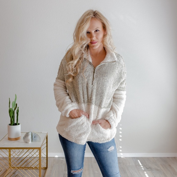 'Block Party' Two-Toned Sherpa Pullover - Grey - Picture 2 of 6